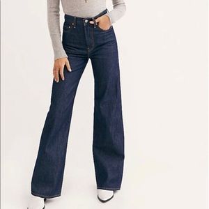 Aritzia x Levi’s Ribcage Boot Cut Flare Jeans